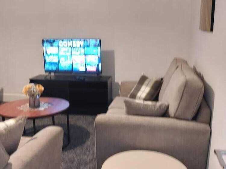 레지던스 4 Bed House In Accrington