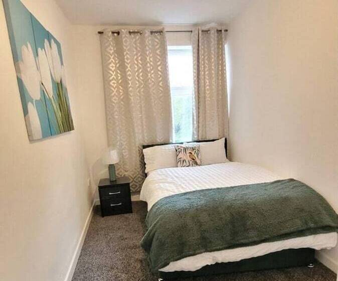 דירת נופש 4 Bed House In Accrington