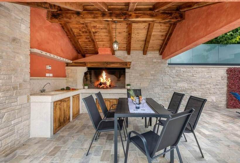 إقامة Beautiful Villa Dussich In Oprtalj, Novaki