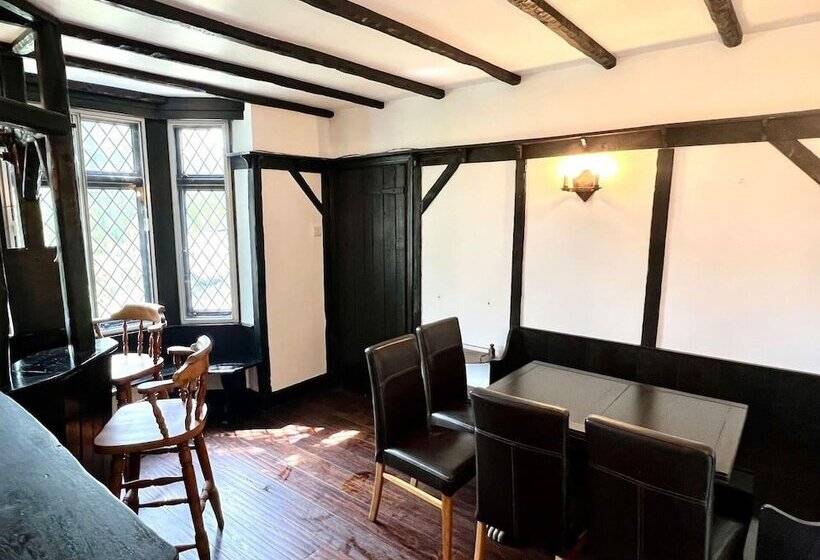 Резиденция Character Home By River Thames