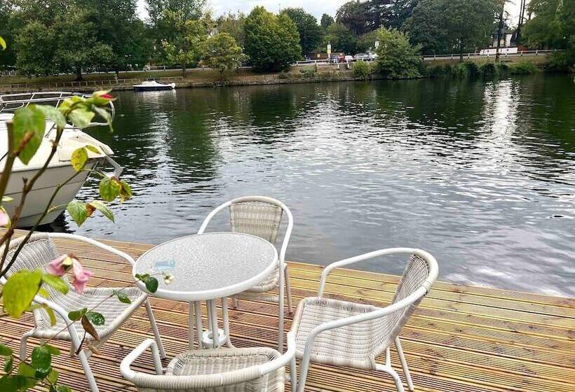 Резиденция Character Home By River Thames
