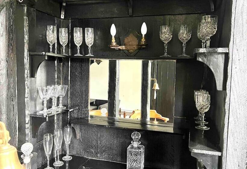 Резиденция Character Home By River Thames