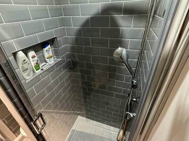 Резиденция Immaculate 4 Bed Detached House In Bootle