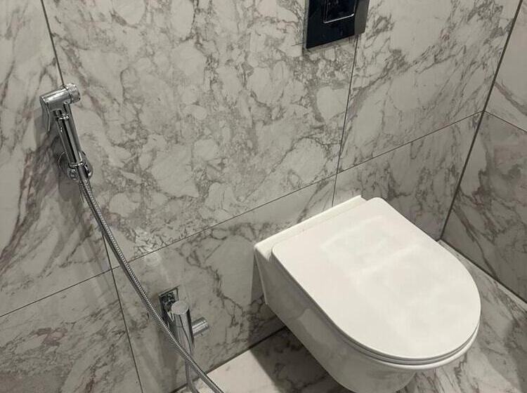 レジデンス Immaculate 4 Bed House Near City Airport