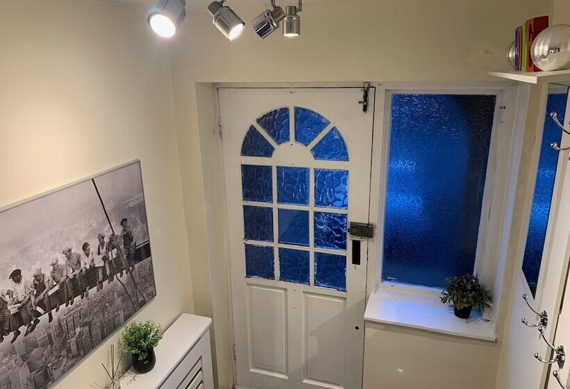 レジデンス Lovely Contractor/family House London