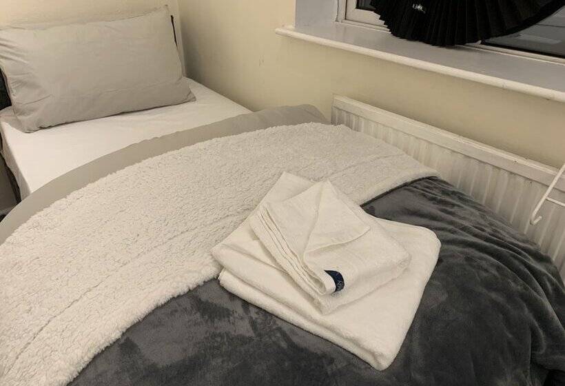 レジデンス Lovely Contractor/family House London