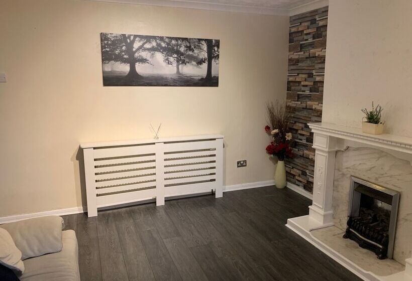 レジデンス Lovely Contractor/family House London