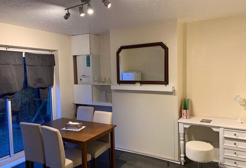 レジデンス Lovely Contractor/family House London