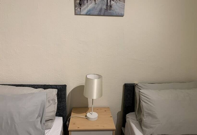 レジデンス Lovely Contractor/family House London