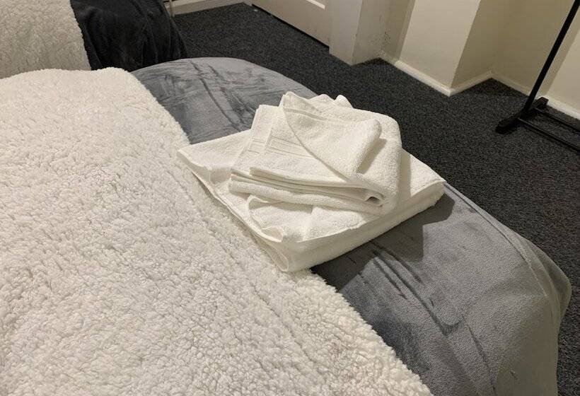 レジデンス Lovely Contractor/family House London