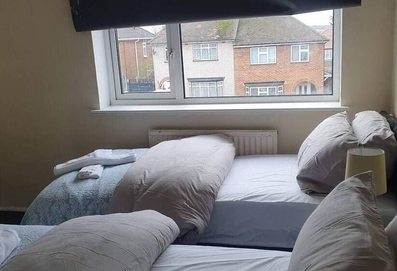 レジデンス Lovely Contractor/family House London