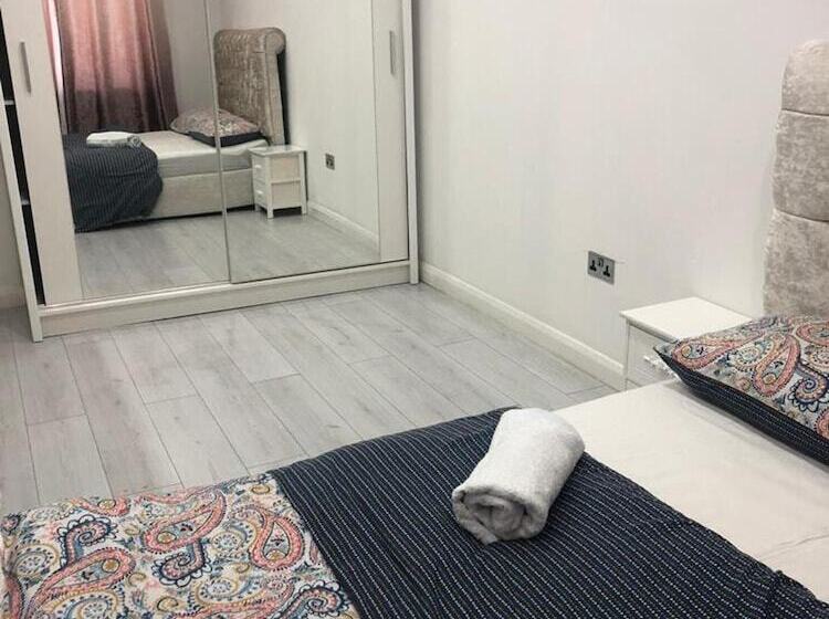 住所 Inviting 2 Bed Fully Furnished House High Wycombe