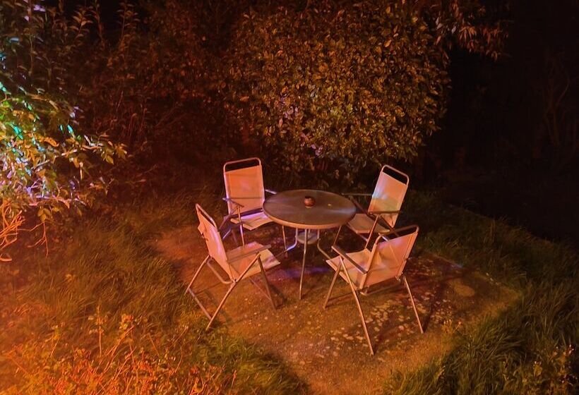 דירת נופש Private Entire House   3 Bedrooms, Garden, Parking