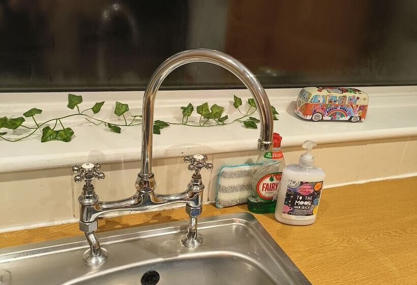 住所 Private Entire House 3 Bedrooms, Garden, Parking