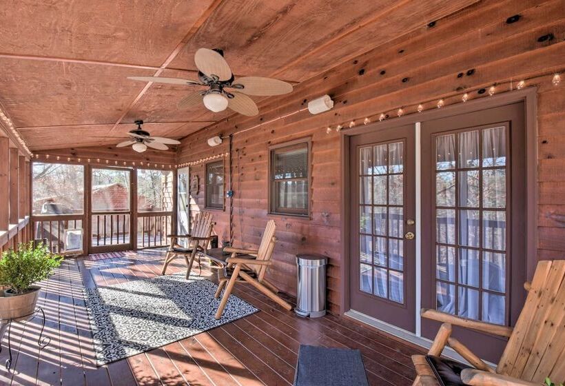 Resort Cabin W/ Hot Tub ~ 4 Miles To Downtown!
