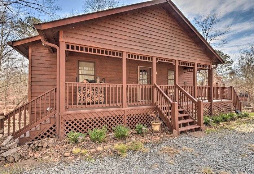 Resort Cabin W/ Hot Tub ~ 4 Miles To Downtown!