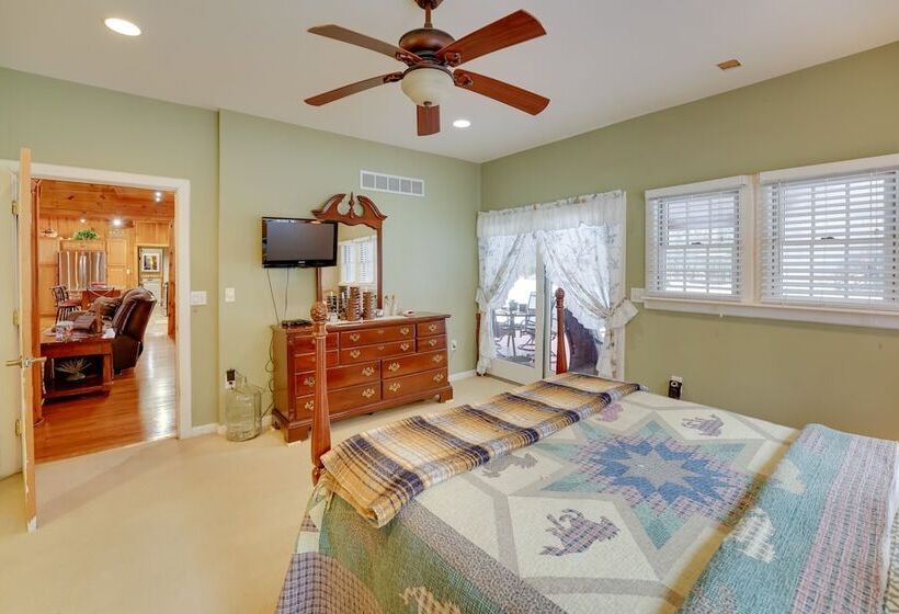 Riverfront Luther Cottage W/ Year Round Trail!