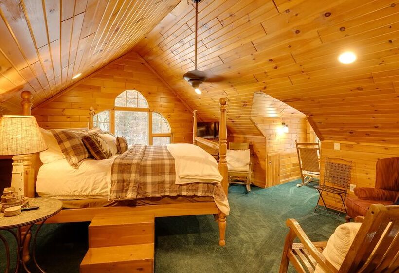 Riverfront Luther Cottage W/ Year Round Trail!