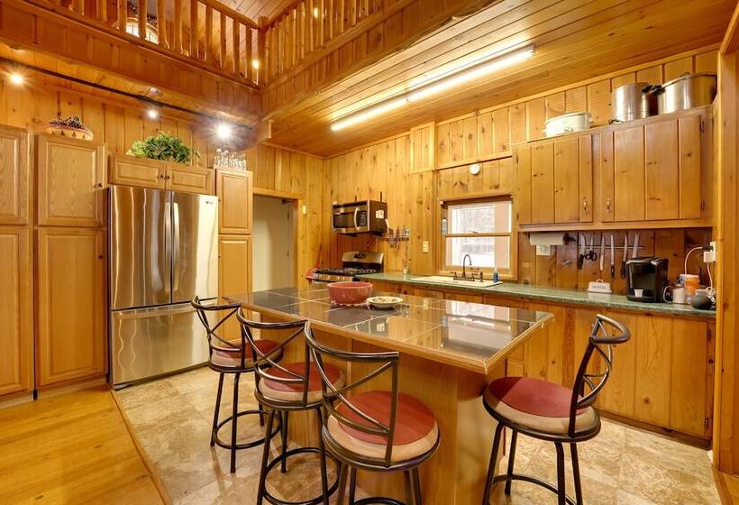 Riverfront Luther Cottage W/ Year Round Trail!