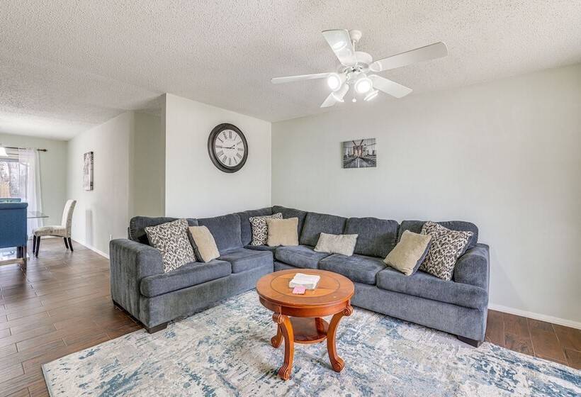 Rogers Vacation Home W/ Yard: 5 Mi To Bentonville