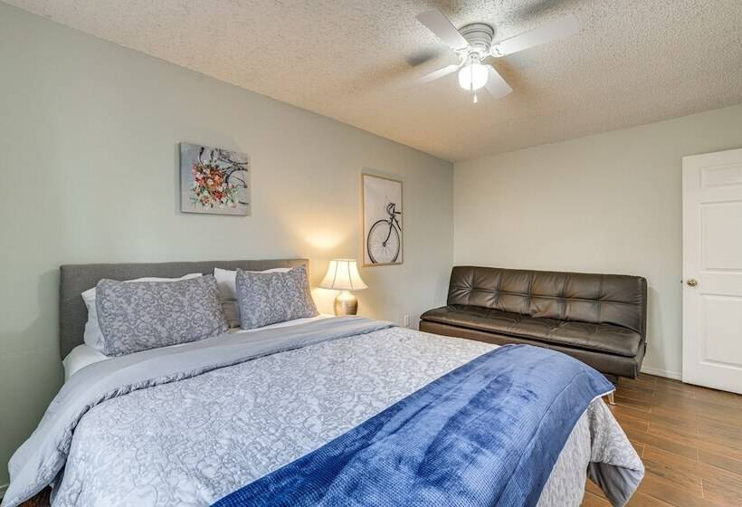 Rogers Vacation Home W/ Yard: 5 Mi To Bentonville