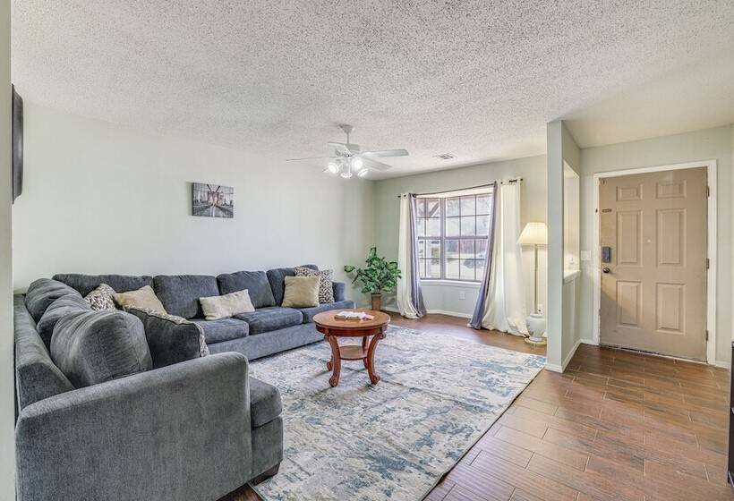 Rogers Vacation Home W/ Yard: 5 Mi To Bentonville