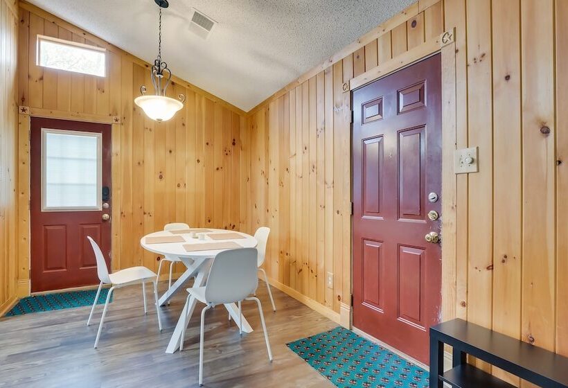 Round Rock Home With Large Yard: 20 Mi To Austin!