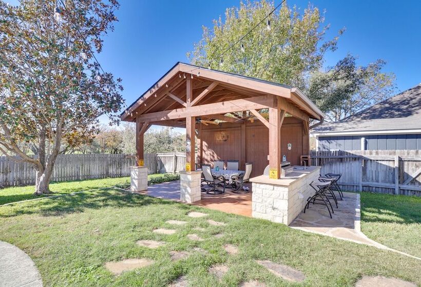 Round Rock Vacation Rental: Private Pool & Hot Tub