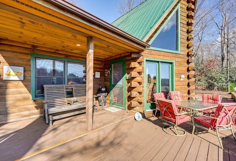 Rustic Fancy Gap Cabin W/ Blue Ridge Parkway Views