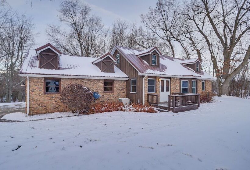 Rustic Middlebury Retreat W/ Yard & Fire Pit!