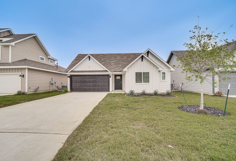 San Antonio Home W/ Fenced Yard: 5 Mi To Seaworld!