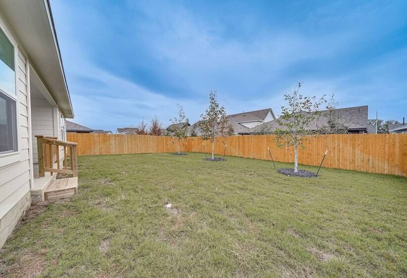 San Antonio Home W/ Fenced Yard: 5 Mi To Seaworld!