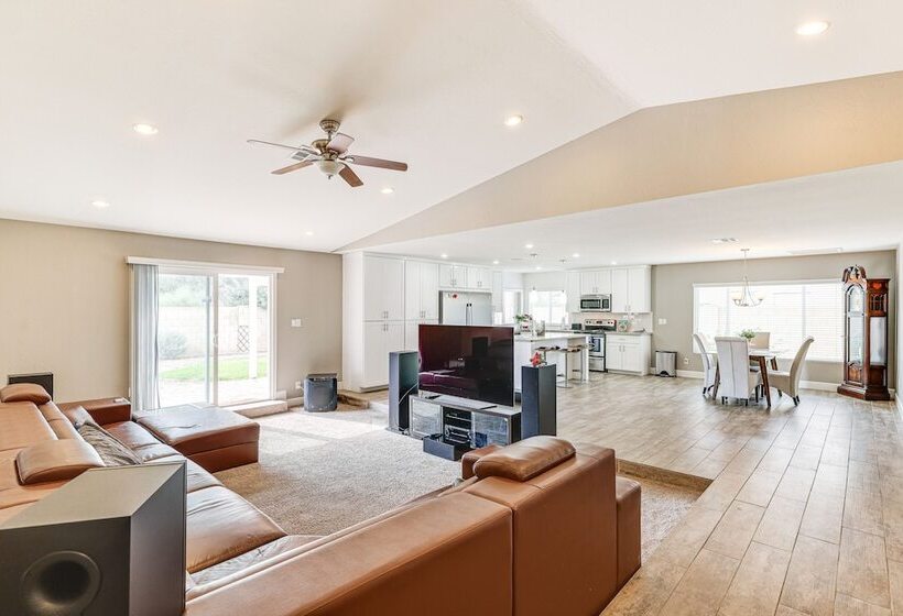 Scottsdale Home W/ Patio, Near Arizona Boardwalk!