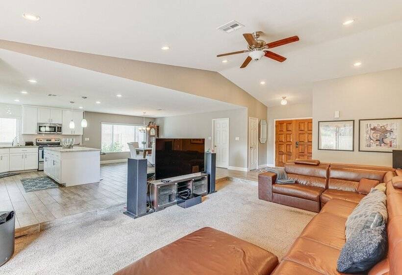 Scottsdale Home W/ Patio, Near Arizona Boardwalk!