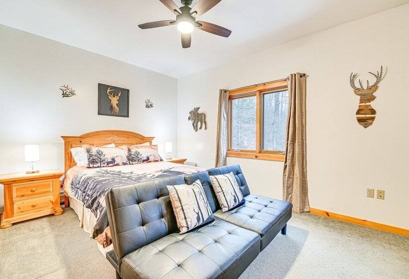 Secluded Adirondack Cabin ~ 5 Mi To Sacandaga Lake