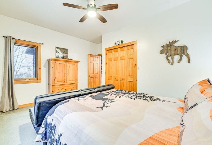 Secluded Adirondack Cabin ~ 5 Mi To Sacandaga Lake