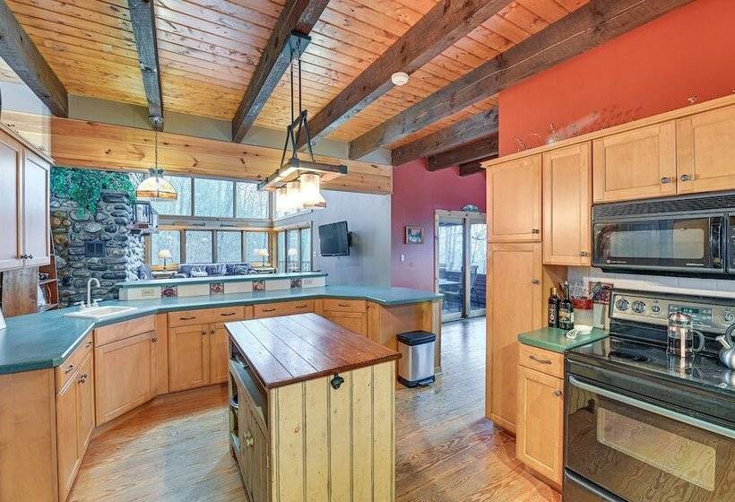 Secluded Adirondack Cabin ~ 5 Mi To Sacandaga Lake