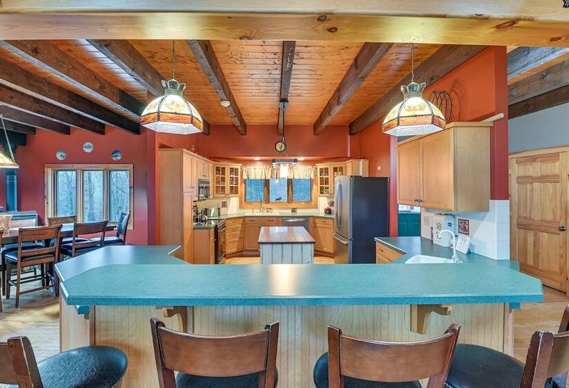 Secluded Adirondack Cabin ~ 5 Mi To Sacandaga Lake