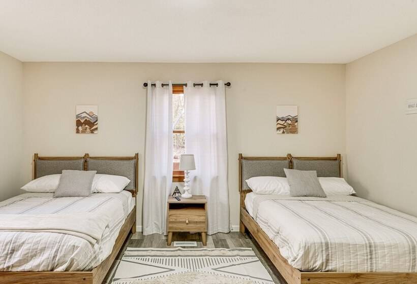 Secluded Blue Ridge Retreat On 4 Acres!