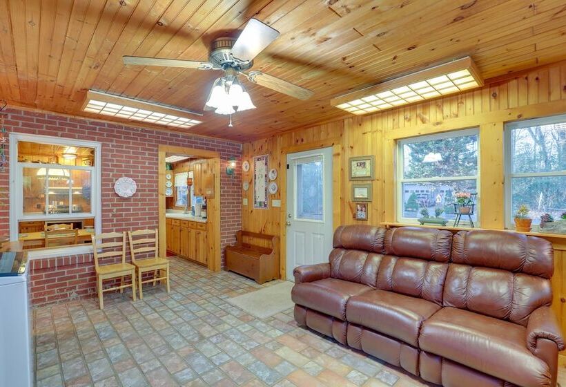 Dog Friendly Burnsville Home W/ Patio & Trails!