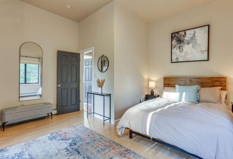 Secluded Kerhonkson Retreat With Deck + Views!