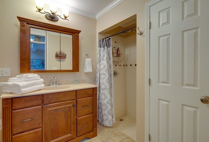 Serene Lake Lure Cabin W/ Resort Amenities!