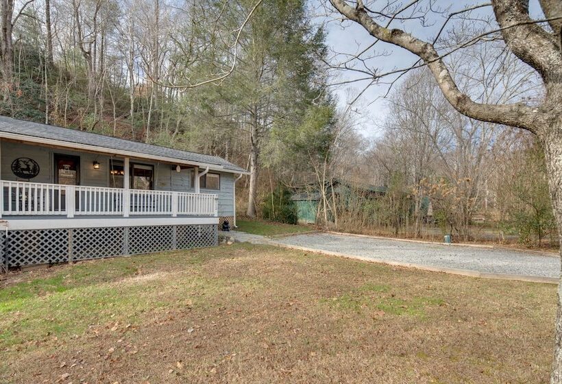 Serene Lake Lure Cabin W/ Resort Amenities!