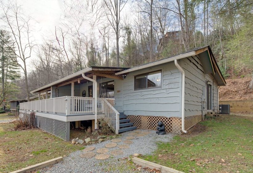 Serene Lake Lure Cabin W/ Resort Amenities!