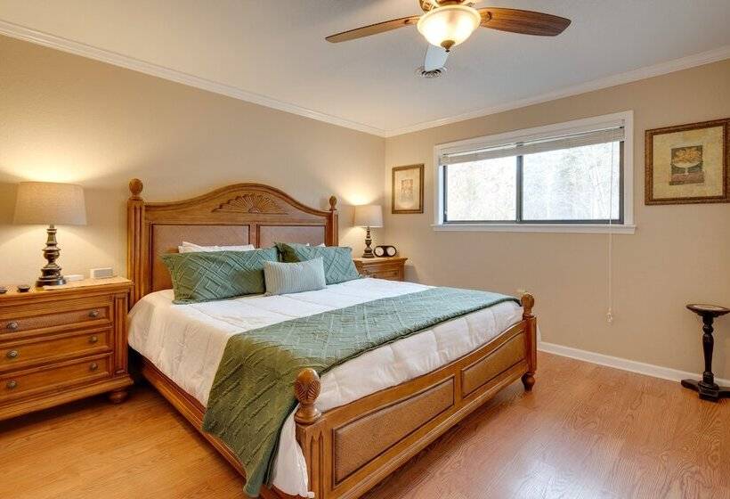 Serene Lake Lure Cabin W/ Resort Amenities!