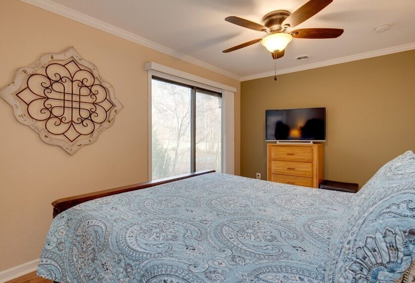 Serene Lake Lure Cabin W/ Resort Amenities!