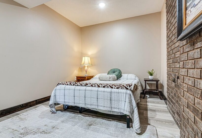 Serene Tell City Retreat Near Hiking & Skiing!