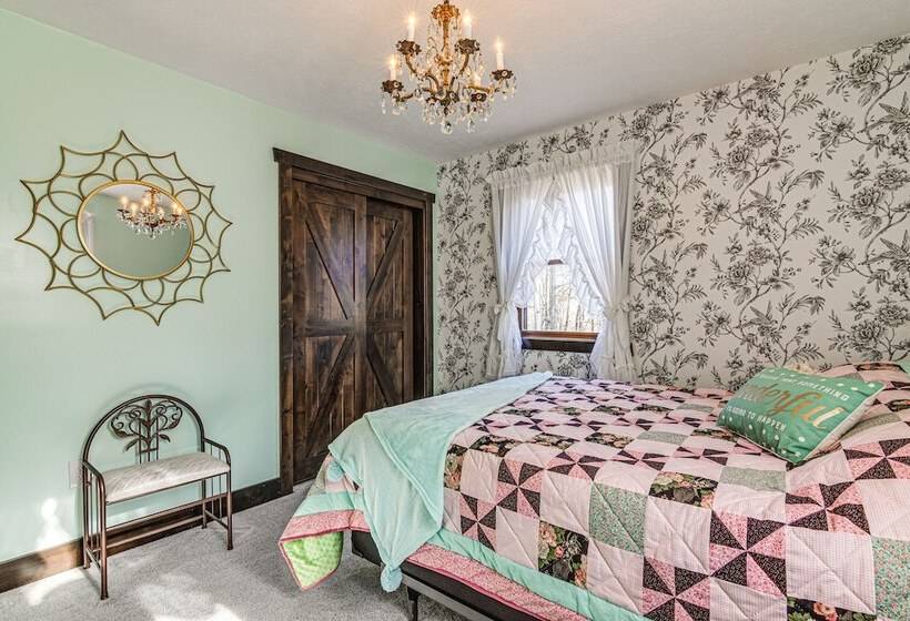 Serene Tell City Retreat Near Hiking & Skiing!