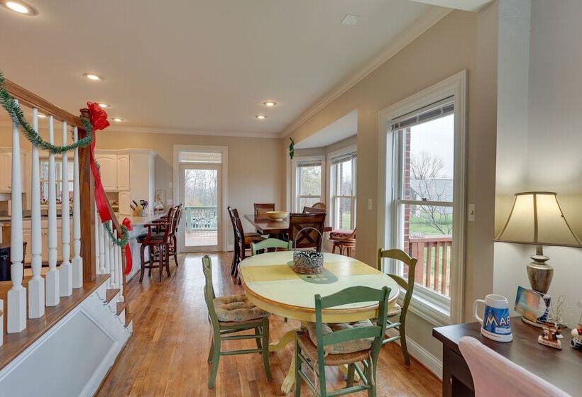 Shelbyville Home   On To The Bourbon Trail!