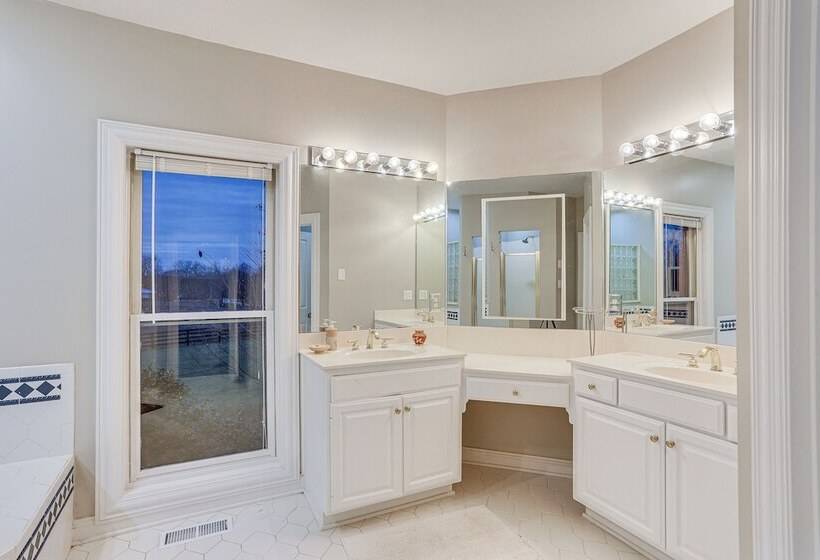 Shelbyville Home   On To The Bourbon Trail!